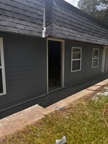 Building Photo - 1000 N Cherry St