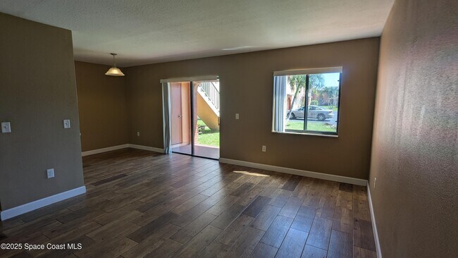 Building Photo - 107 San Juan Cir