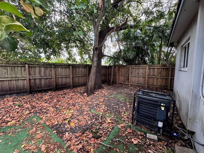 Building Photo - 206 NW 5th Ave