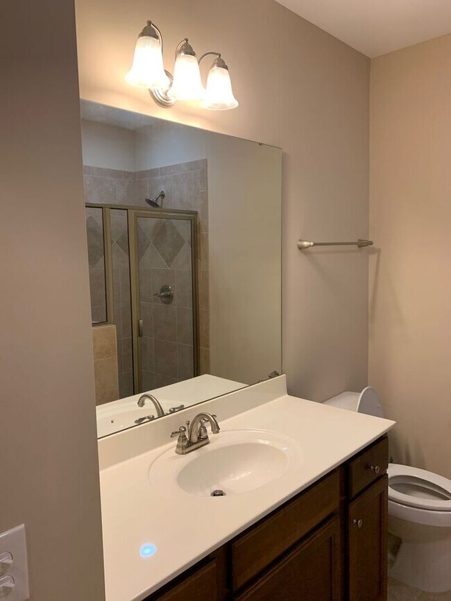 Building Photo - AMAZING UNIT IN ANDERSON CREEK
