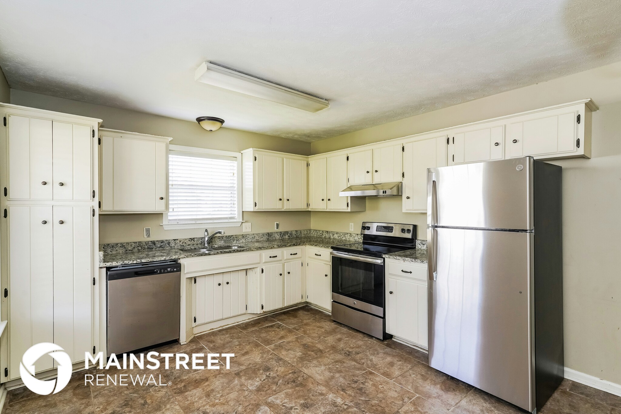 Building Photo - 1921 Treeview Dr