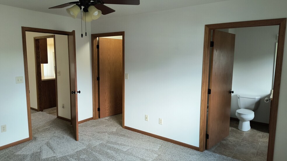 Building Photo - 120 Copper Village Cir