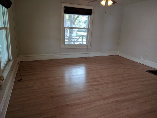 Building Photo - 634 Lake Michigan Dr NW