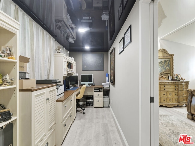 Building Photo - 6842 Ranchito Ave