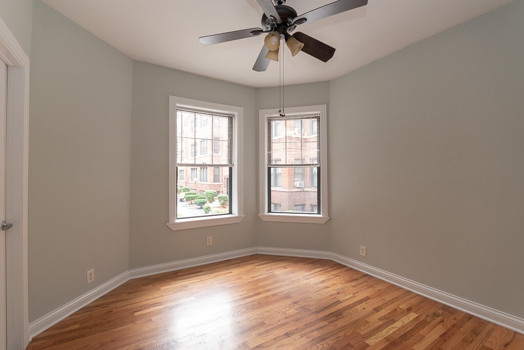 Building Photo - 4329 N Wolcott Ave