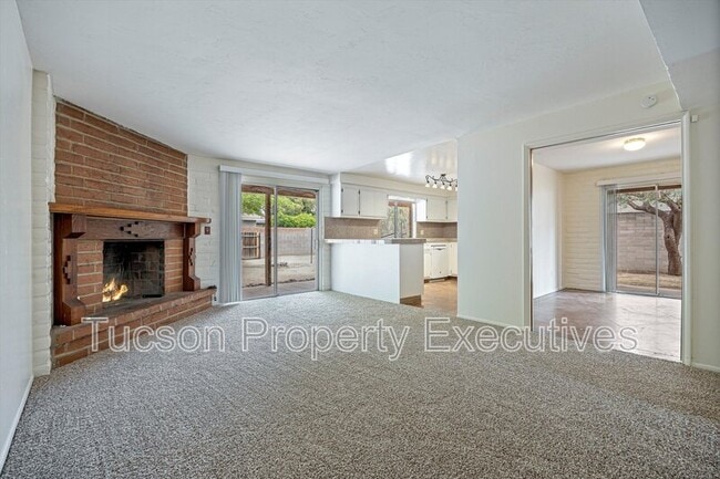 Building Photo - 3534 N Palmer Dr