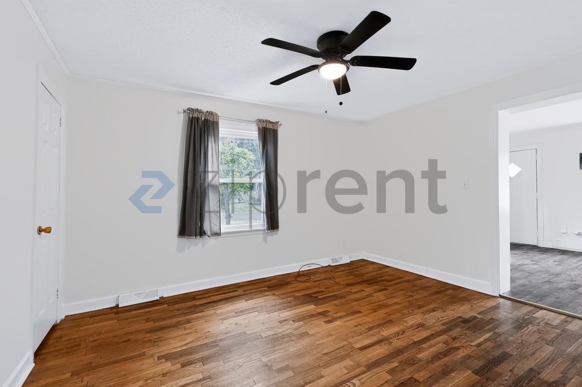 Building Photo - Unit