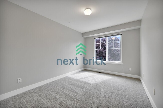 Building Photo - Spacious 5-Bed Home in Lynnwood with 2.5 Baths – Your Ideal Family Retreat!
