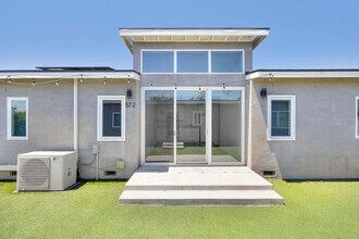 Building Photo - 572 N Cambridge St