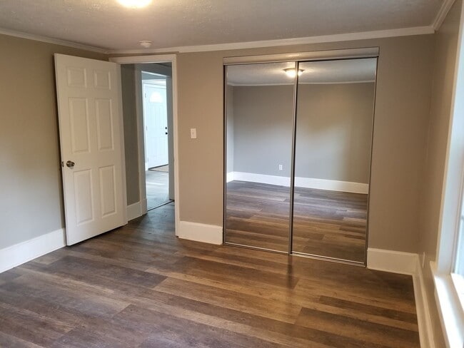 Building Photo - nice house