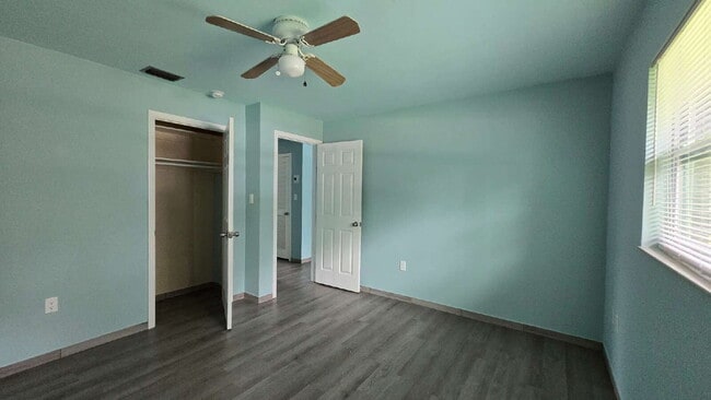 Building Photo - 2095 Eloise Cir