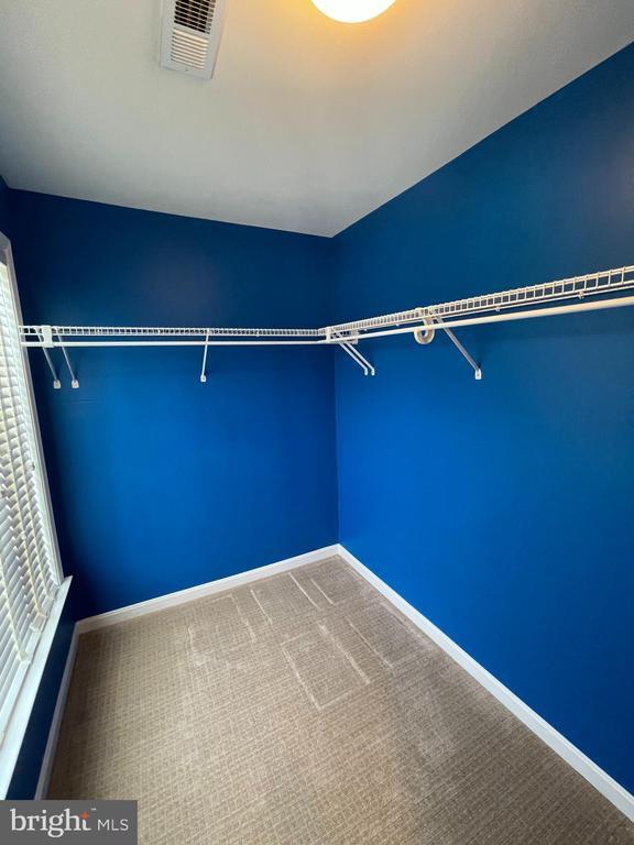 Building Photo - 21330 Meadow Field Ct