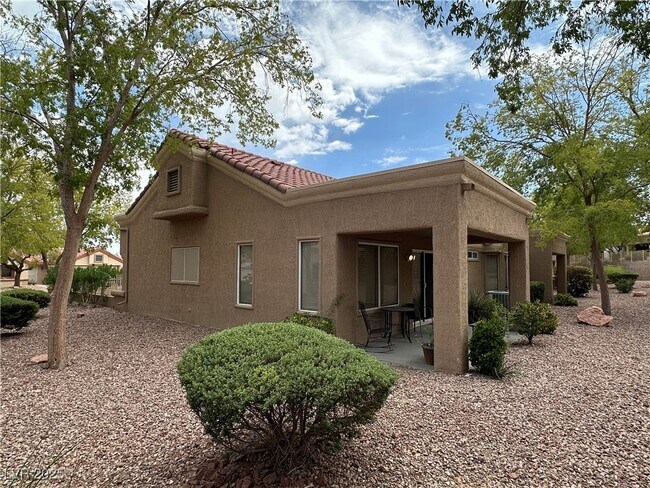 Building Photo - 2419 Desert Glen Dr