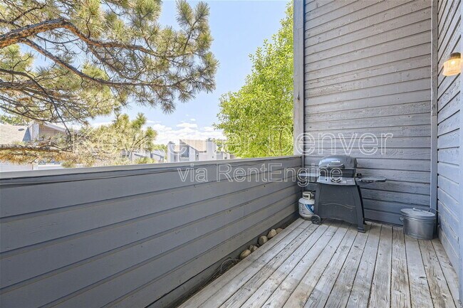 Building Photo - 9727 E Peakview Ave