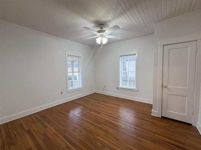 Building Photo - 310 E Parks Ave