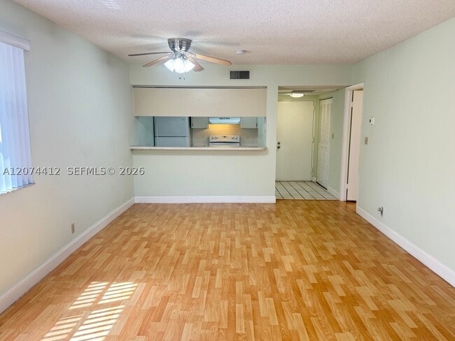 Building Photo - 8120 Geneva Ct