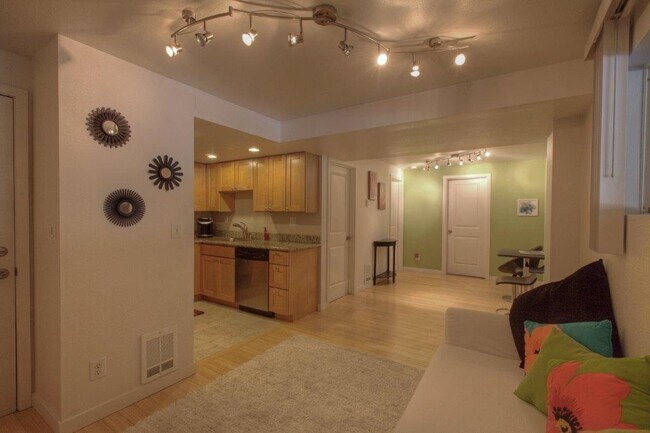 Building Photo - Vertigo Condominiums ~ Capitol Hill