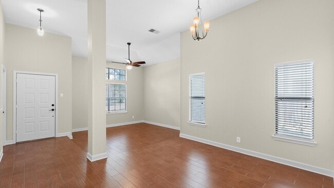 Building Photo - Parkwood