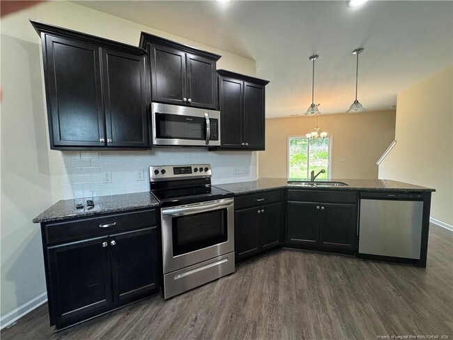 Building Photo - 185 Ledgebrook Ln