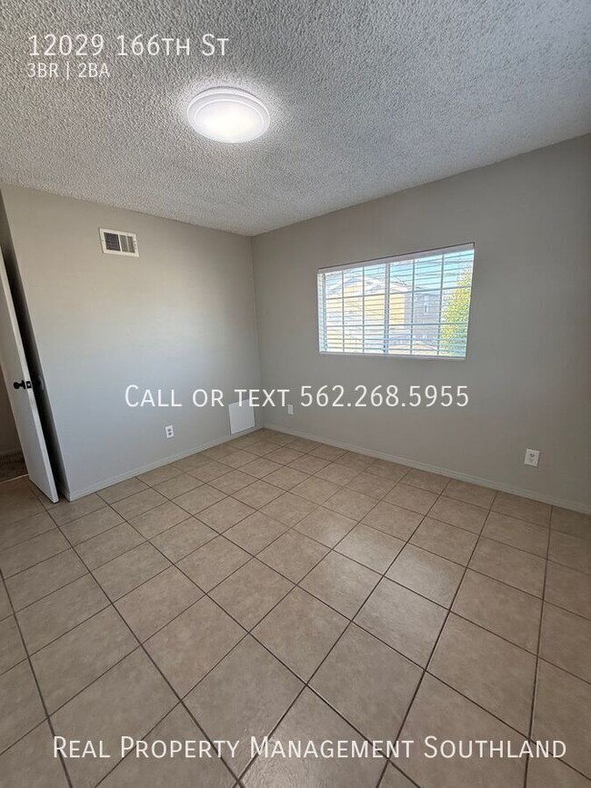 Building Photo - Three Bedroom Two Bath Home for Rent in No...