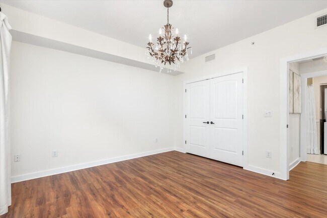 Building Photo - 955 Registry Blvd
