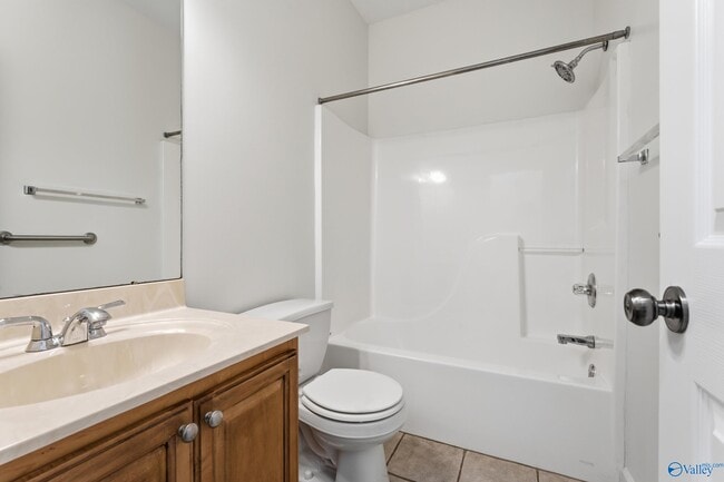 Building Photo - 146 Paul Revere Dr