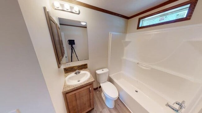 Building Photo - 140 American Ave