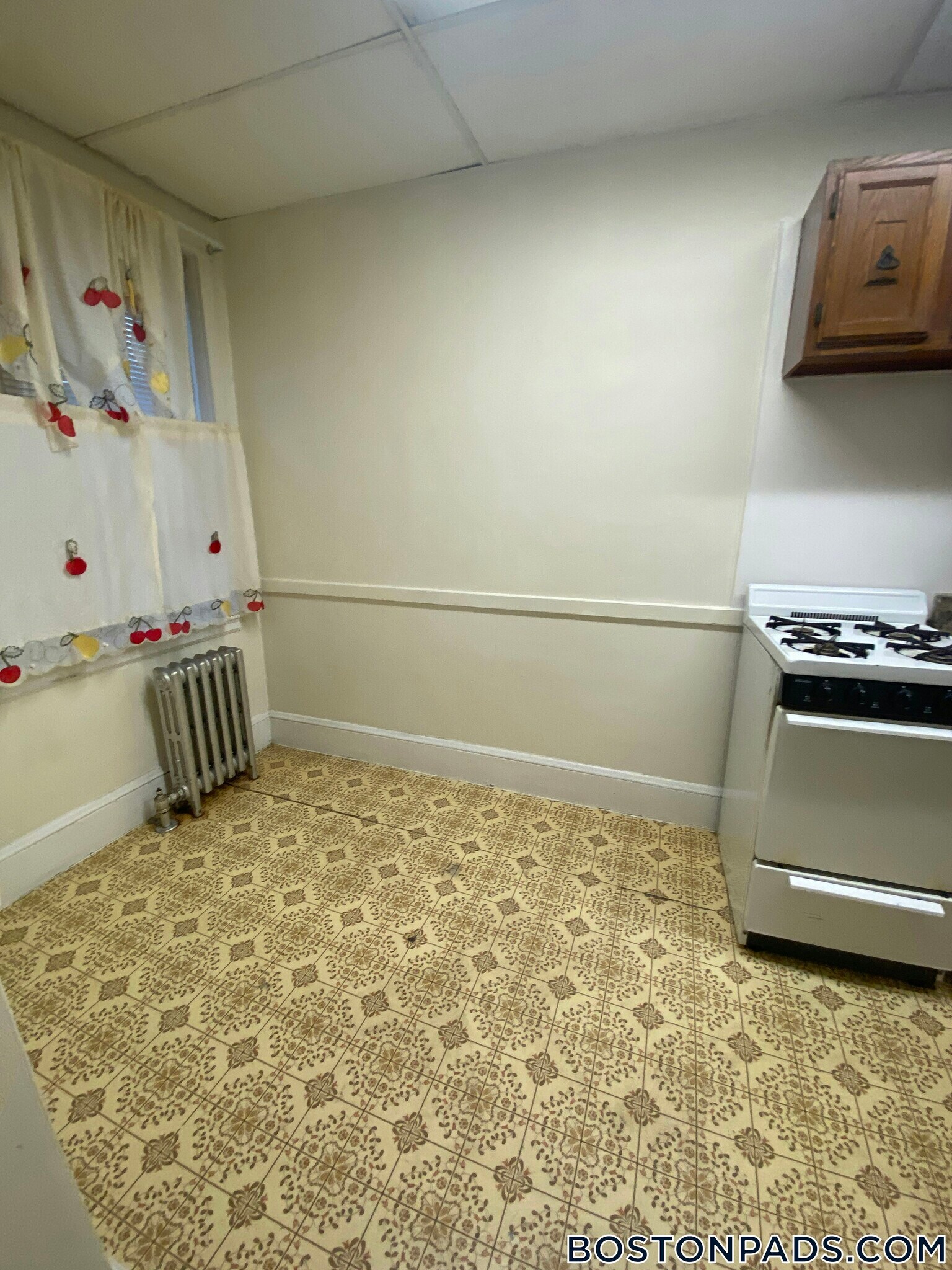 Building Photo - 63 Fellsway W