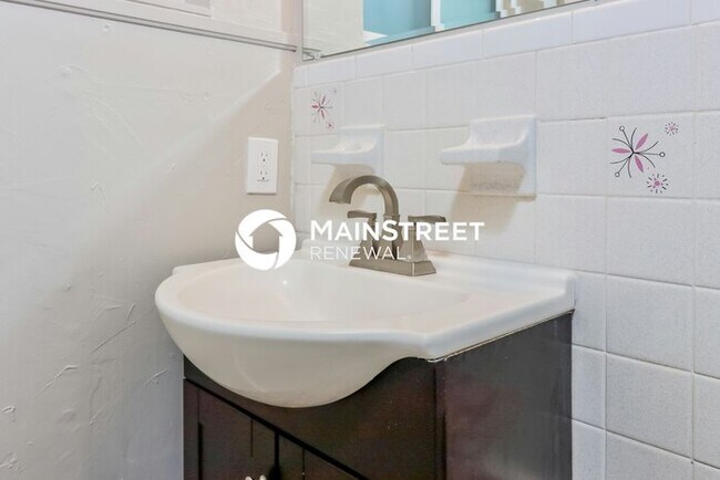 Building Photo - 3 Bedroom Pet-Friendly Home in Lutz, FL wi...