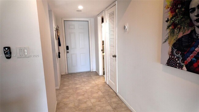 Building Photo - 5200 Washington St