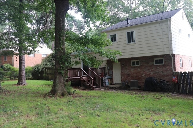 Building Photo - 9500 Minna Dr