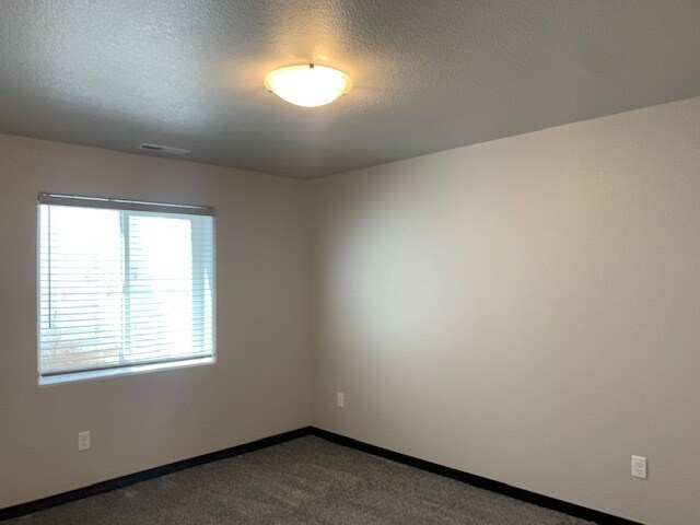 Building Photo - 902 Braelynn Ln