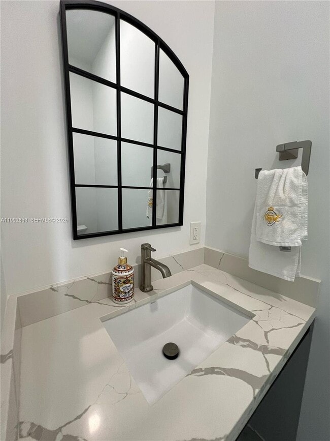 Building Photo - 2342 McKinley St