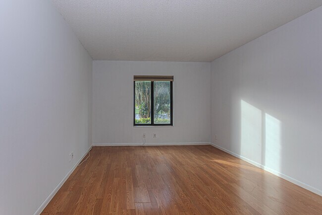 Building Photo - 603 Sea Pine Way