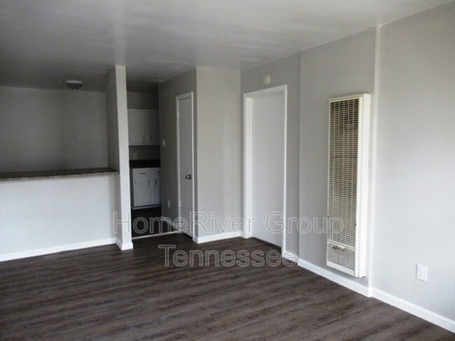 Building Photo - 1058 Poplar Ave