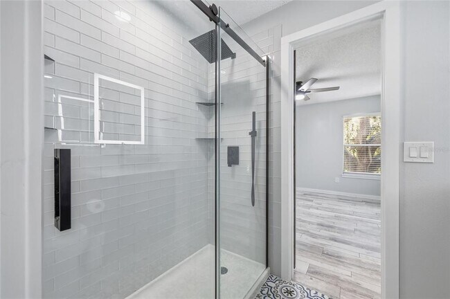 Building Photo - 2532 Grassy Point Dr