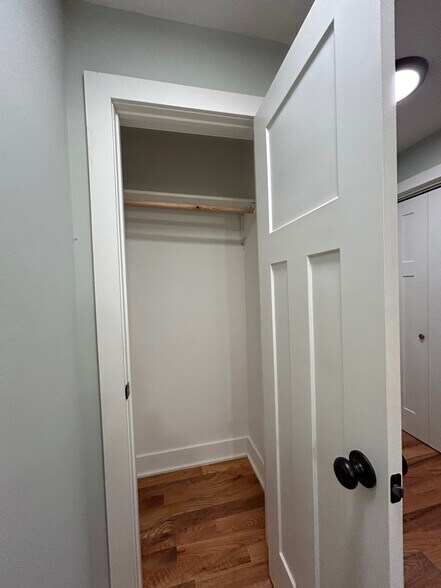 Building Photo - 696 Elm Pl