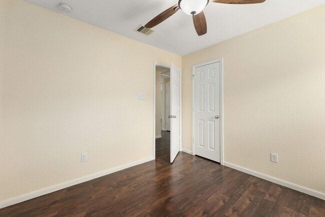 Building Photo - 15906 Arapaho Bend Ln