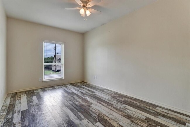 Building Photo - 203 Dunkeld Dr