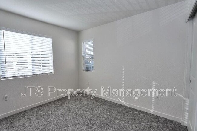 Building Photo - 2097 Shady Tree Cir