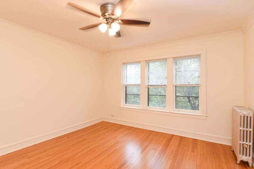 Building Photo - 2850 W Cullom Ave