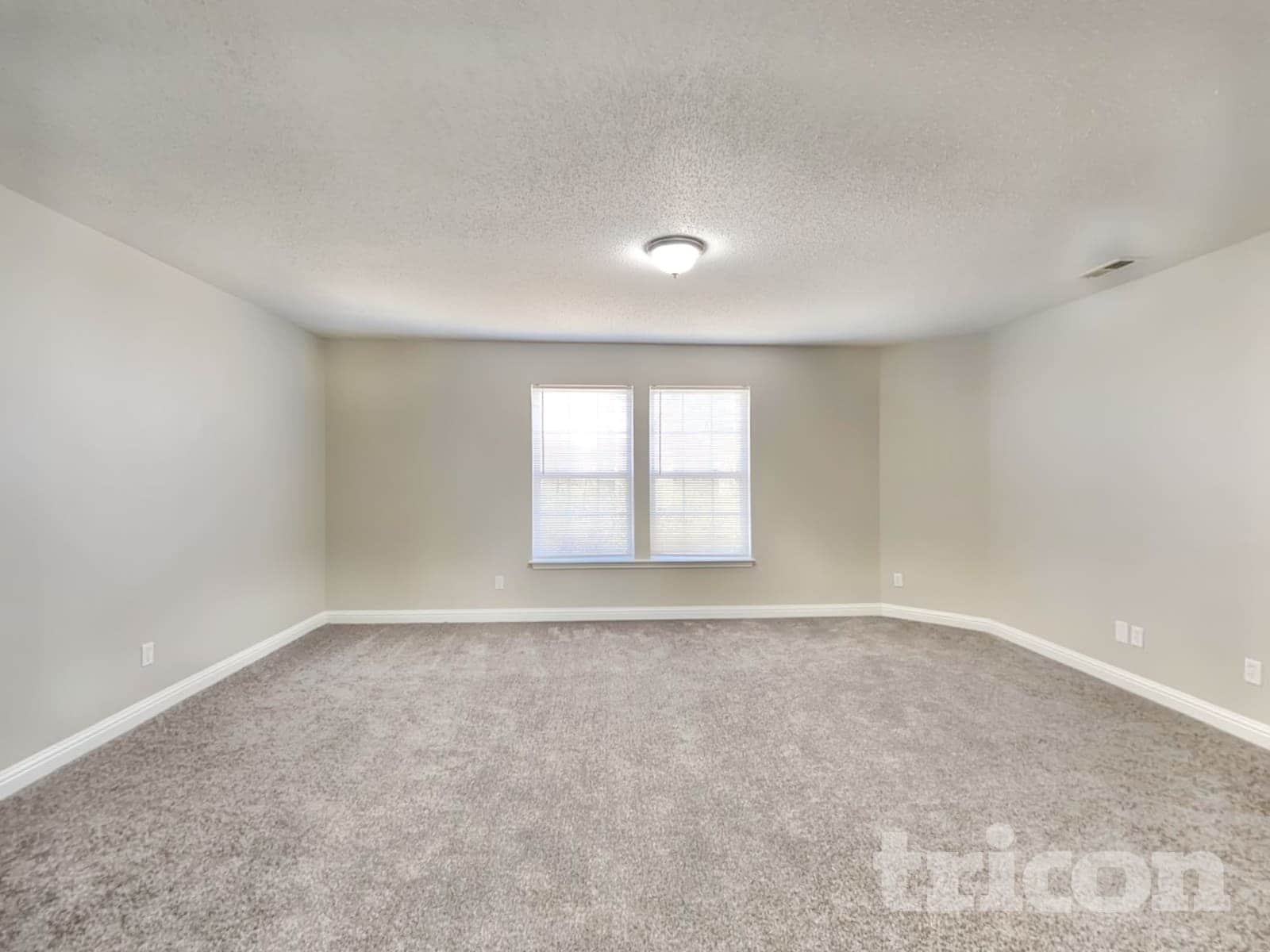 Building Photo - 1840 Blackmore Dr