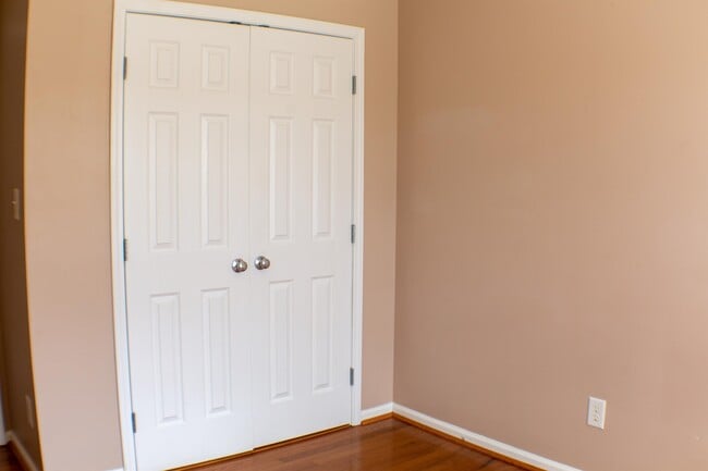 Building Photo - 5145 Mabe Dr