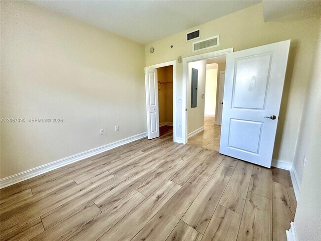 Building Photo - 1650 Galiano St