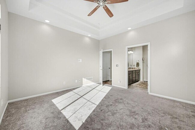 Building Photo - 4854 Saddlewood Circle