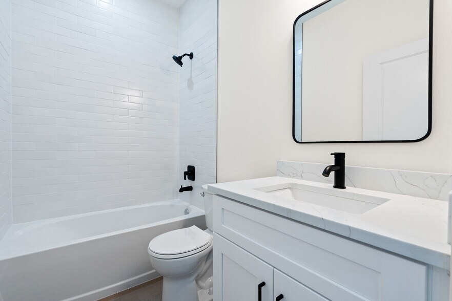 Building Photo - 12138 Tetzel Ave