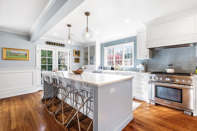 Building Photo - 15 Overlook Pl