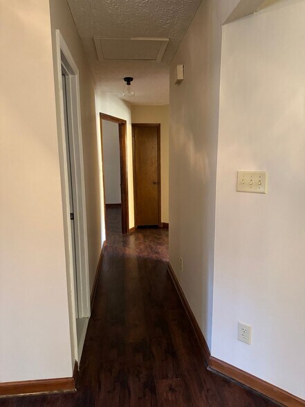 Building Photo - 165 Paces Dr