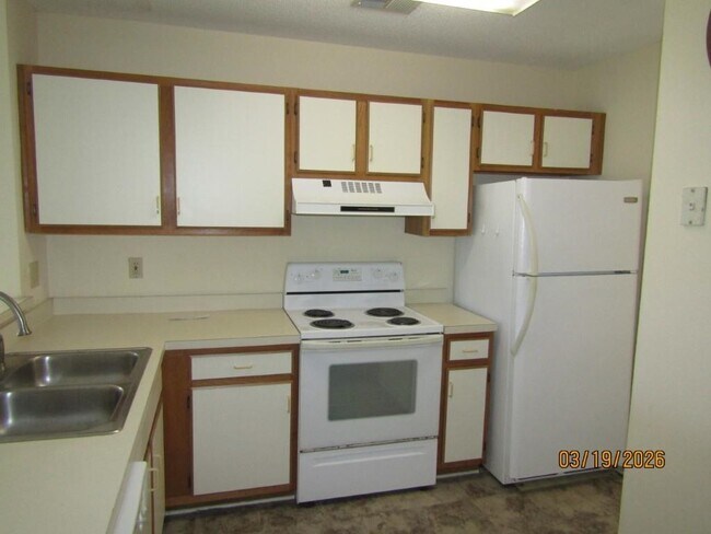 Building Photo - 1095 Plantation Dr