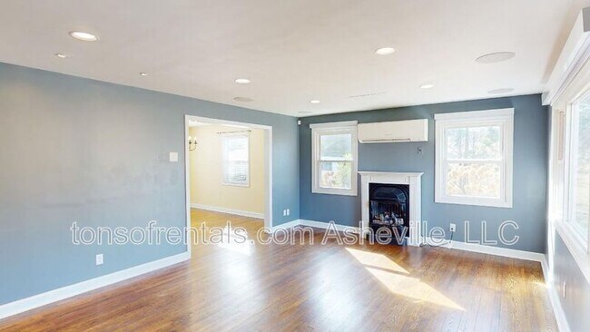 Building Photo - 653 Long Shoals Rd